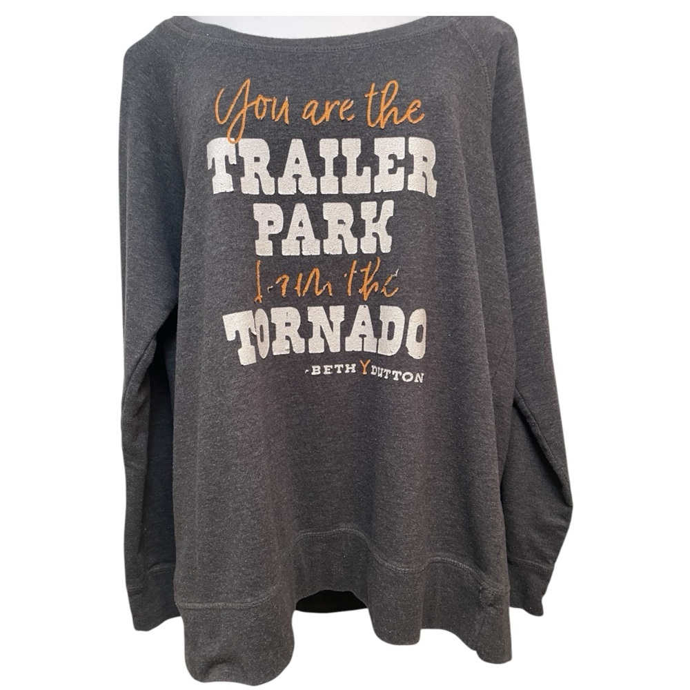 Extra large ladies, long sleeve. Graphic sweatshirt.